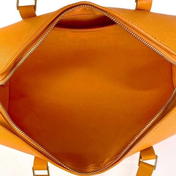 Louis Vuitton Soufflot Shoulder Tube Handbag Epi Mandarin Orange - Picture 6 of 6